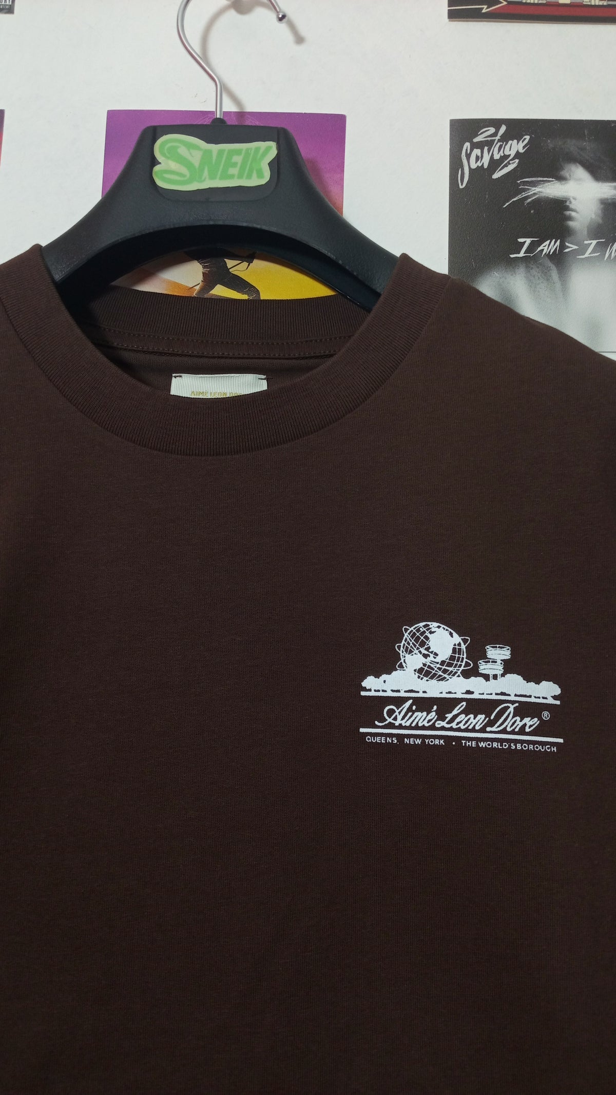 Aimé Leon Dore Queens World's Borough Tee - Marrón