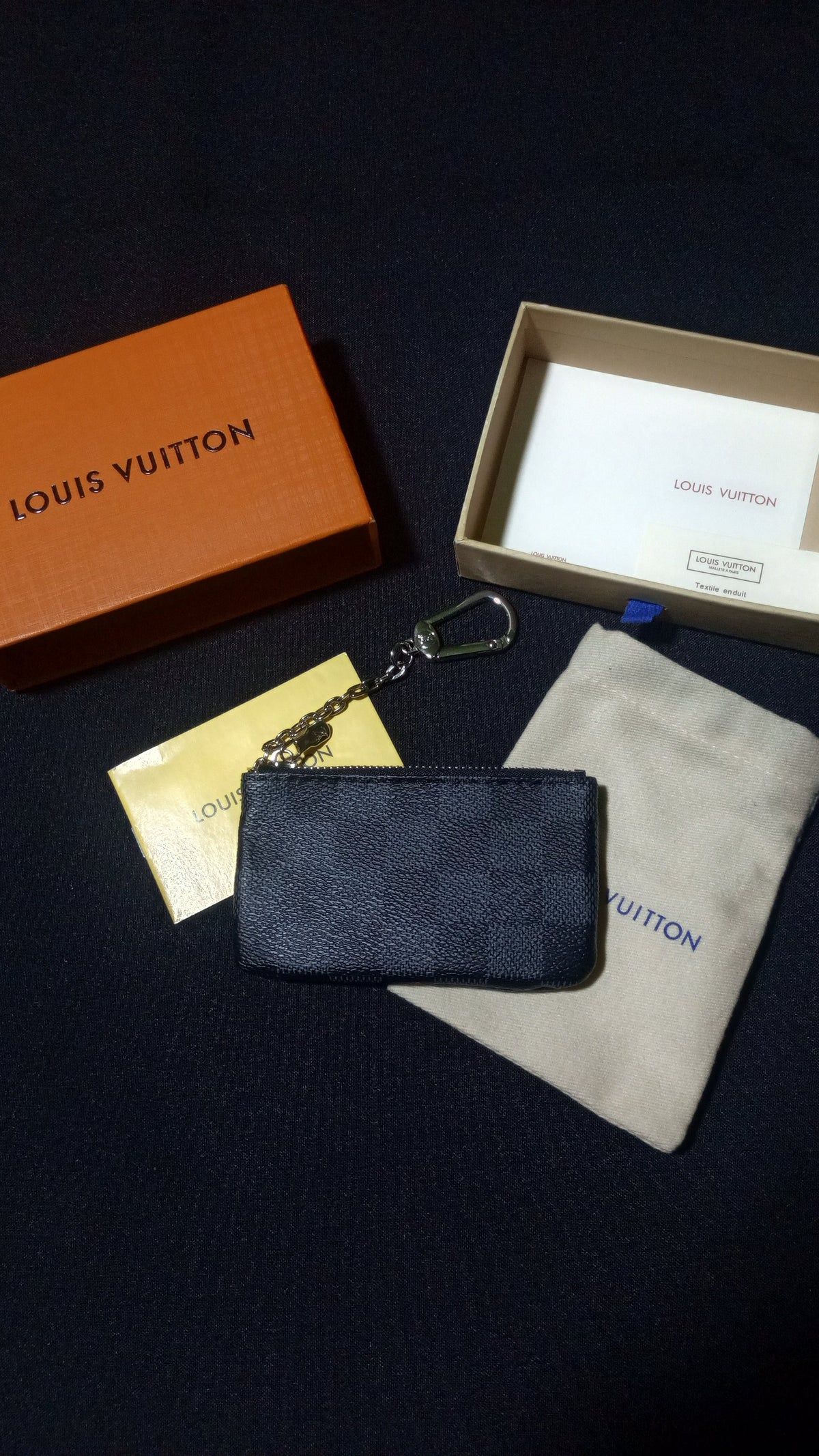Louis Vuitton Monedero / Llavero - Negro