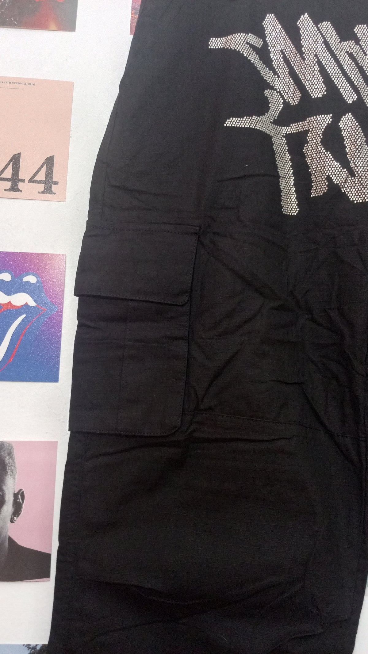 Minus Two Rhinestone Cargo Pants - Negro