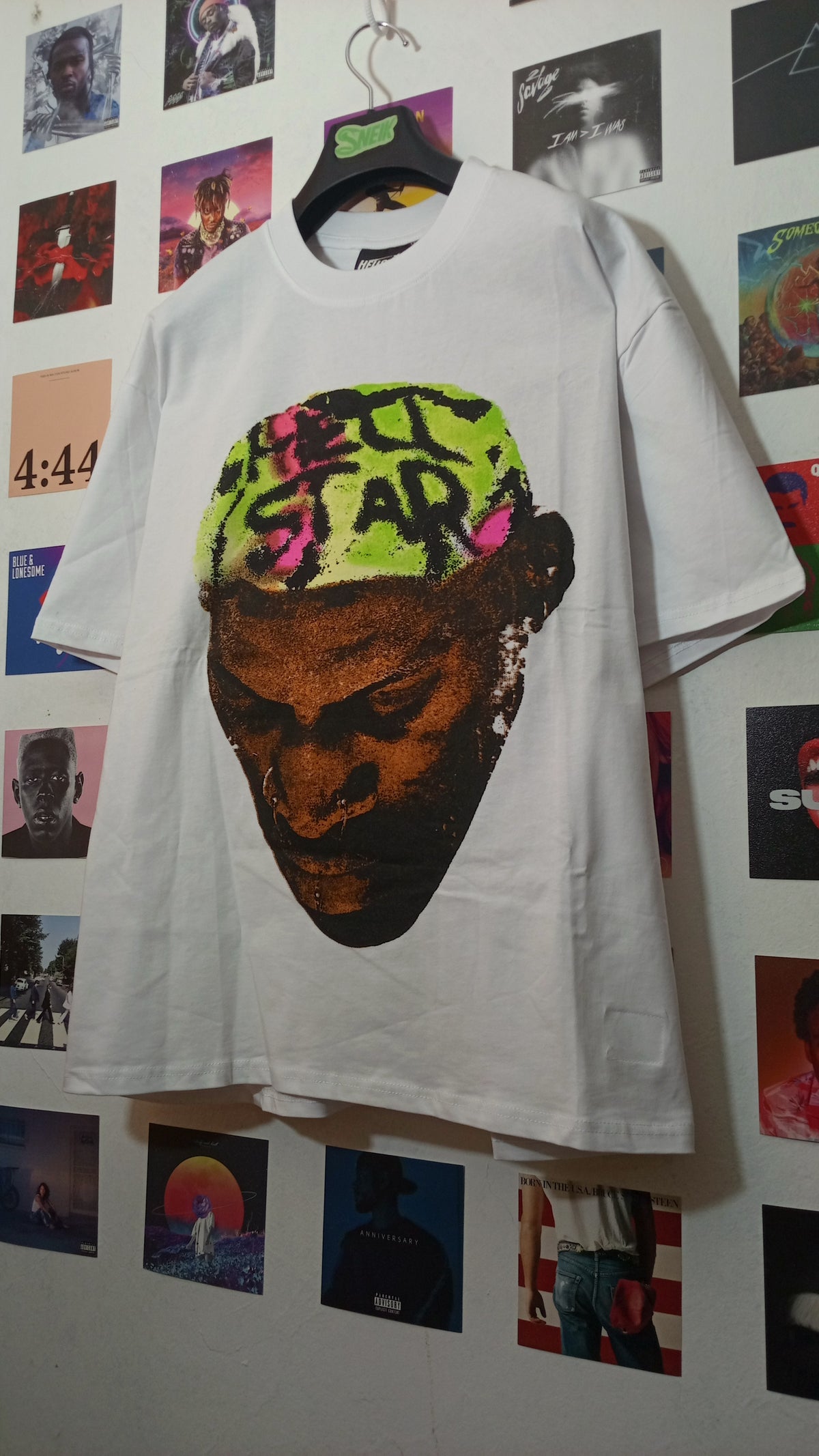 Hellstar RODMAN Tee - Blanca/Verde/Rosa