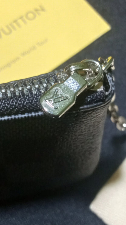 Louis Vuitton Monedero / Llavero - Negro