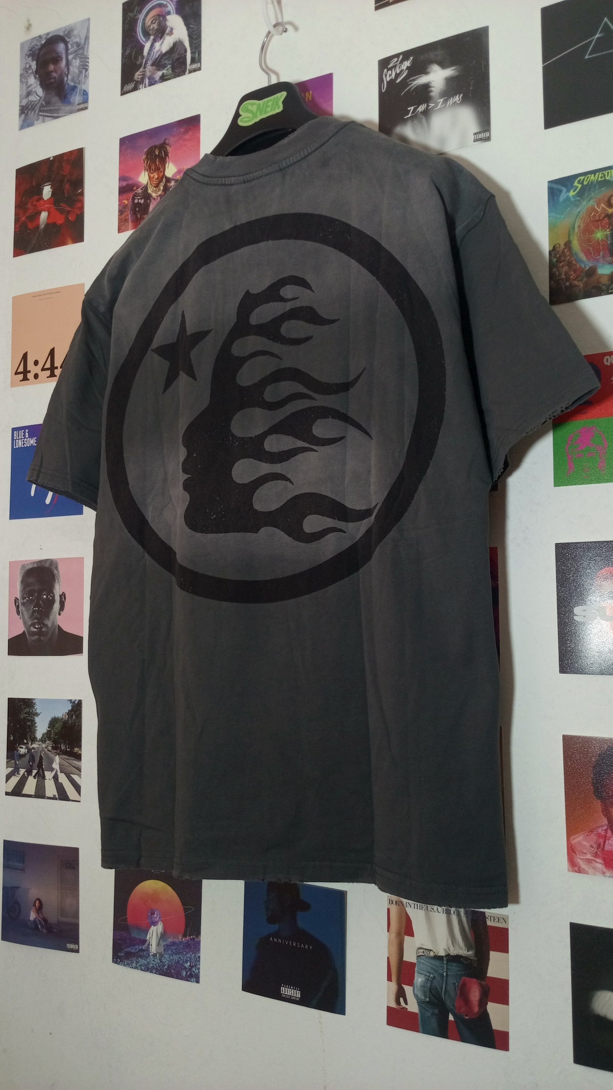 Hellstar Sport Logo Path to Paradise Tee - Gris