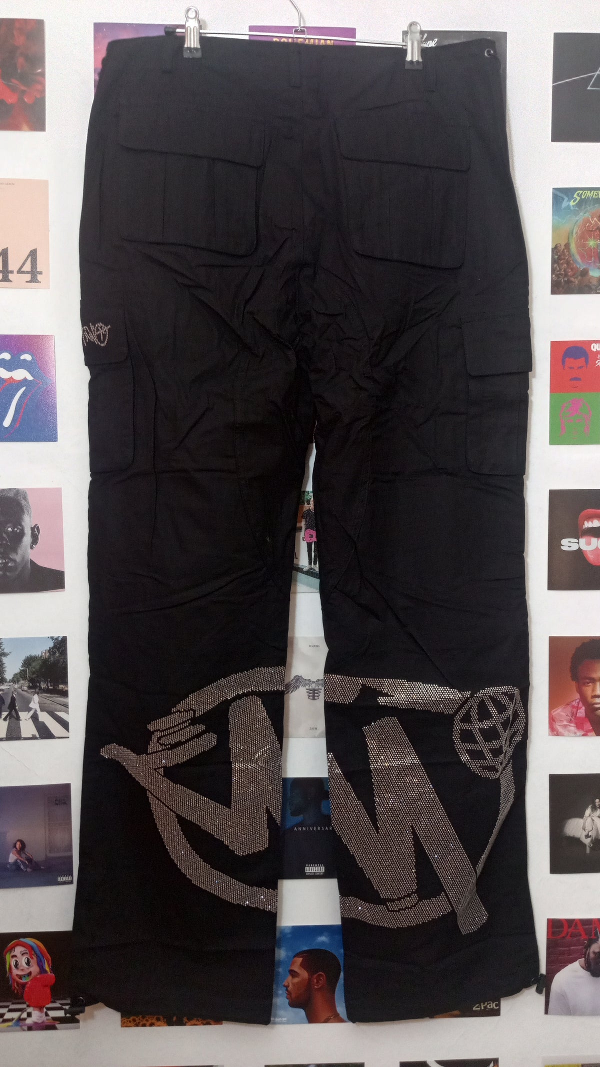 Minus Two Rhinestone Cargo Pants - Negro